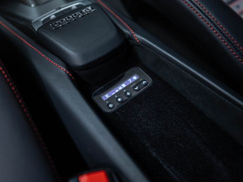 Used 2018 Ferrari 488 GTB RWD image 40