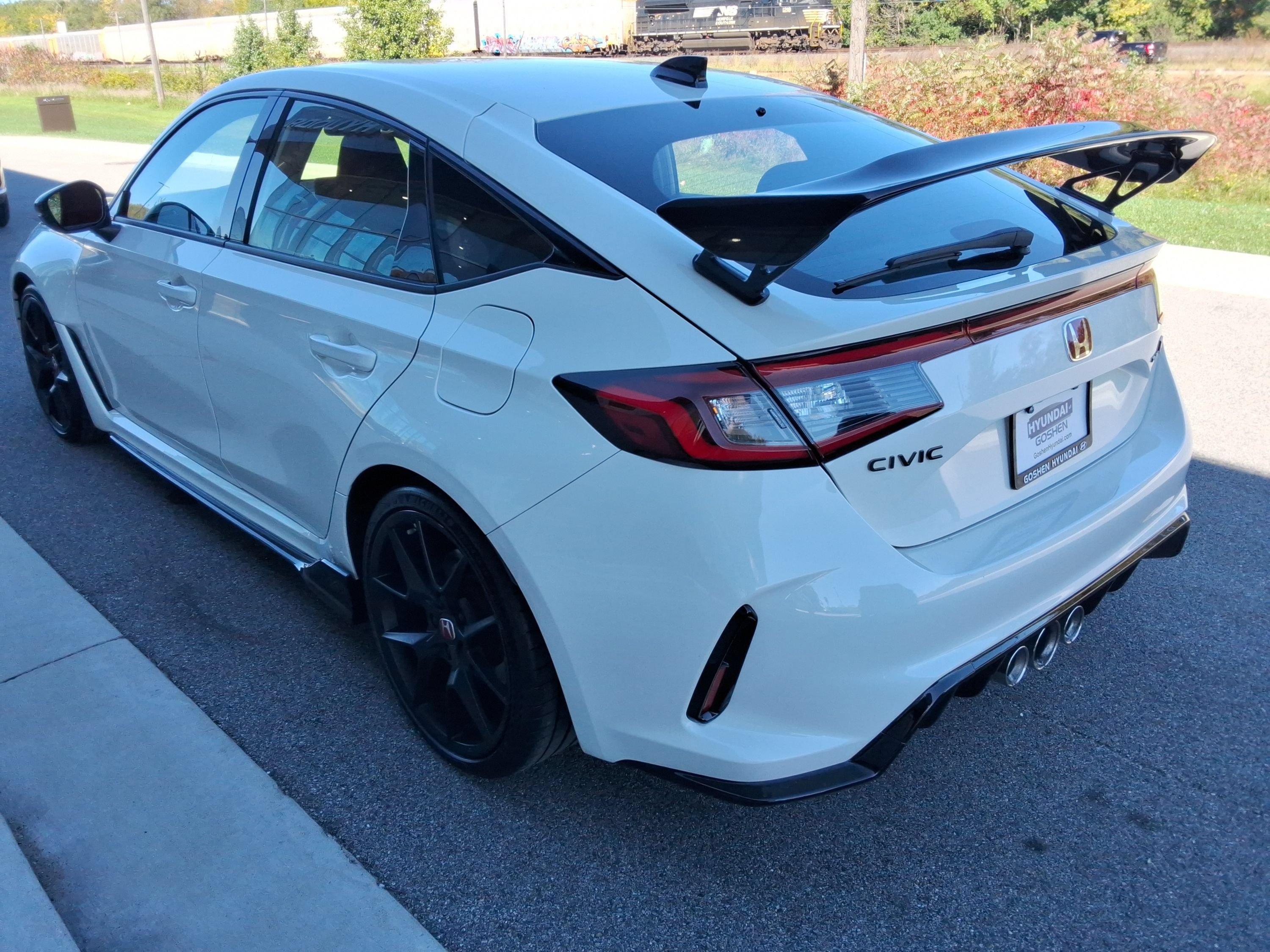 Used 2025 Honda Civic Type R image 11