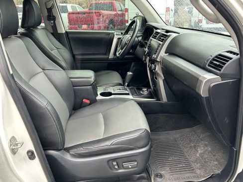 Used 2022 Toyota 4Runner SR5 Premium AWD/4WD image 15