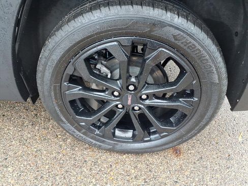 Used 2022 GMC Terrain SLT w/ Tech Package image 14