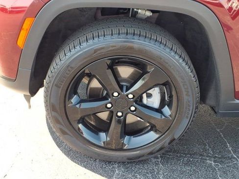 Used 2024 Jeep Grand Cherokee L Limited w/ Black Appearance Package AWD/4WD image 31