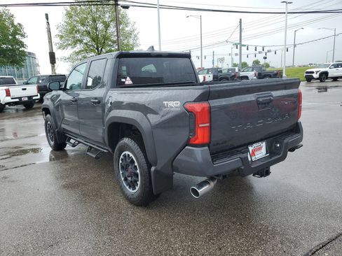 New 2026 Toyota Tacoma TRD Off-Road AWD/4WD image 3