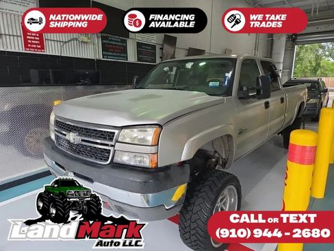 Used 2005 Chevrolet Silverado 3500 LS w/ Heavy-Duty Power Package AWD/4WD image 1