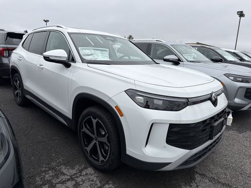 New 2026 Volkswagen Tiguan SE AWD/4WD image 2