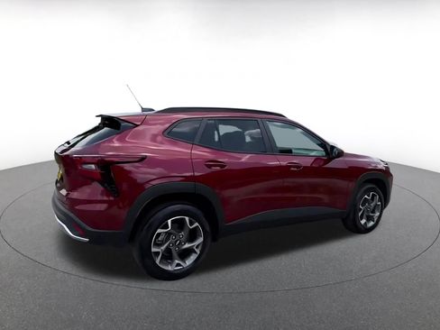 Used 2025 Chevrolet Trax LT w/ LT Convenience Package FWD image 15