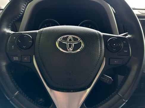 Used 2016 Toyota RAV4 Limited FWD image 18