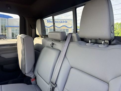 Used 2025 Chevrolet Silverado 2500 LTZ w/ LTZ Premium Package AWD/4WD image 26