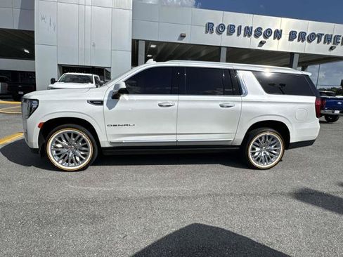 Used 2023 GMC Yukon XL Denali RWD image 8