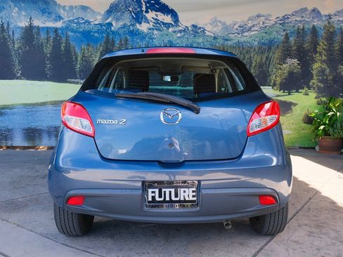 Used 2014 MAZDA MAZDA2 Sport FWD image 5