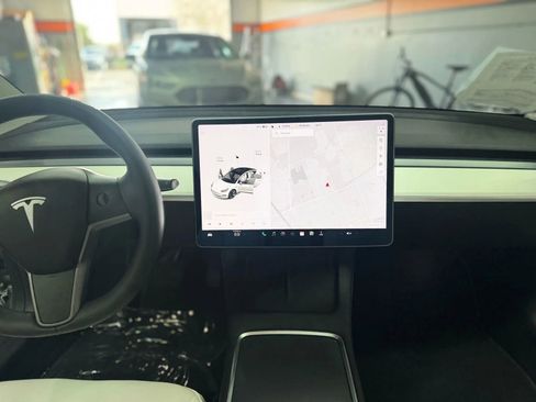 Used 2021 Tesla Model 3 Long Range image 18