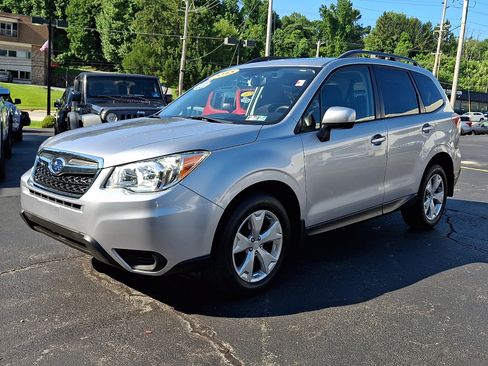 Used 2015 Subaru Forester 2.5i Premium AWD/4WD image 3
