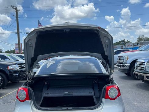 Used 2010 Volkswagen Eos Komfort FWD image 17