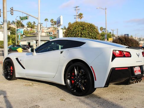 Used 2019 Chevrolet Corvette Stingray Coupe w/ 1LT RWD image 12