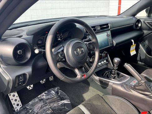 Used 2023 Toyota GR86 Premium w/ ALL Weather Mat Package (TMS) image 18