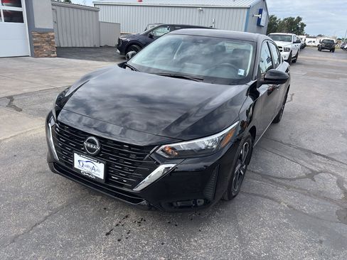 Used 2025 Nissan Sentra SV FWD image 2