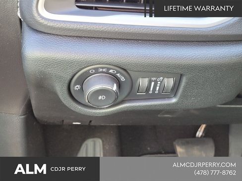 New 2026 Chrysler Pacifica Select FWD image 25