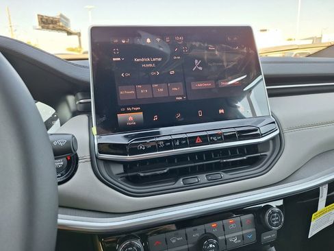 New 2026 Jeep Compass Limited image 19