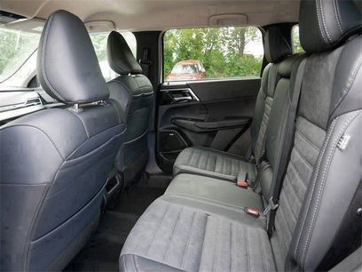 New 2025 Mitsubishi Outlander SE