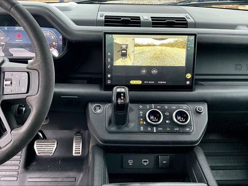 Used 2022 Land Rover Defender 90 Carpathian Edition image 28