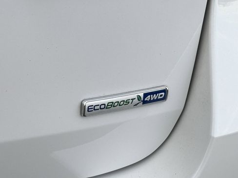 Used 2020 Ford Explorer XLT w/ Equipment Group 202A image 14