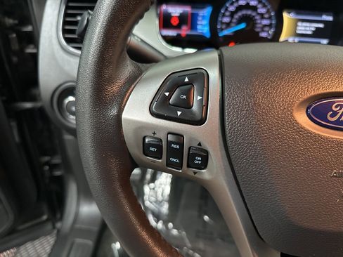 Used 2018 Ford Taurus SEL w/ Equipment Group 201A image 16