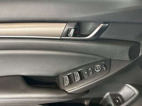 Used 2019 Honda Accord LX image 11