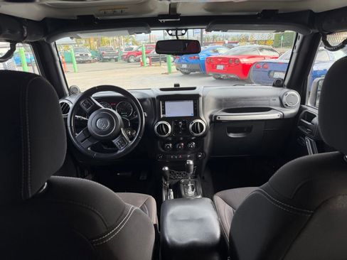 Used 2014 Jeep Wrangler Unlimited Sahara w/ Max Tow Package image 21