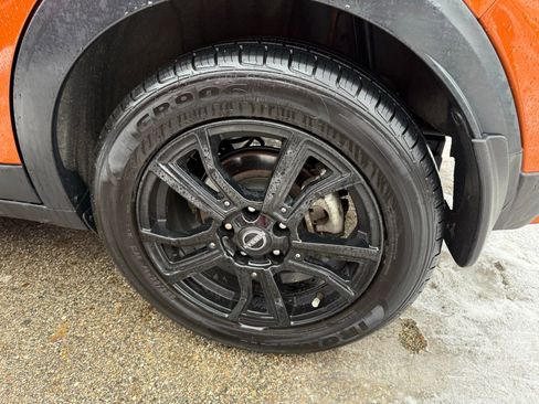 Used 2023 Nissan Kicks SV image 8