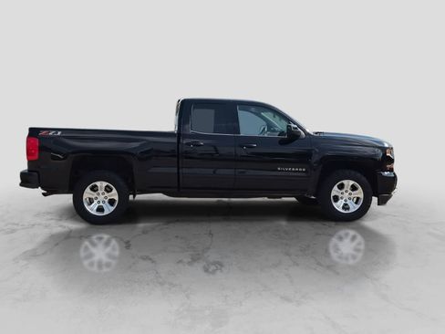 Used 2018 Chevrolet Silverado 1500 LT w/ All Star Edition AWD/4WD image 9