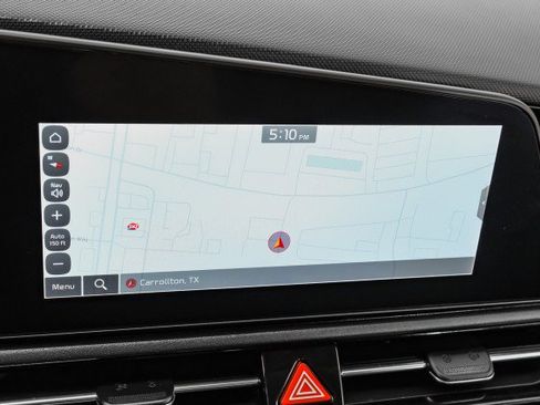 Used 2024 Kia Niro EX FWD image 21
