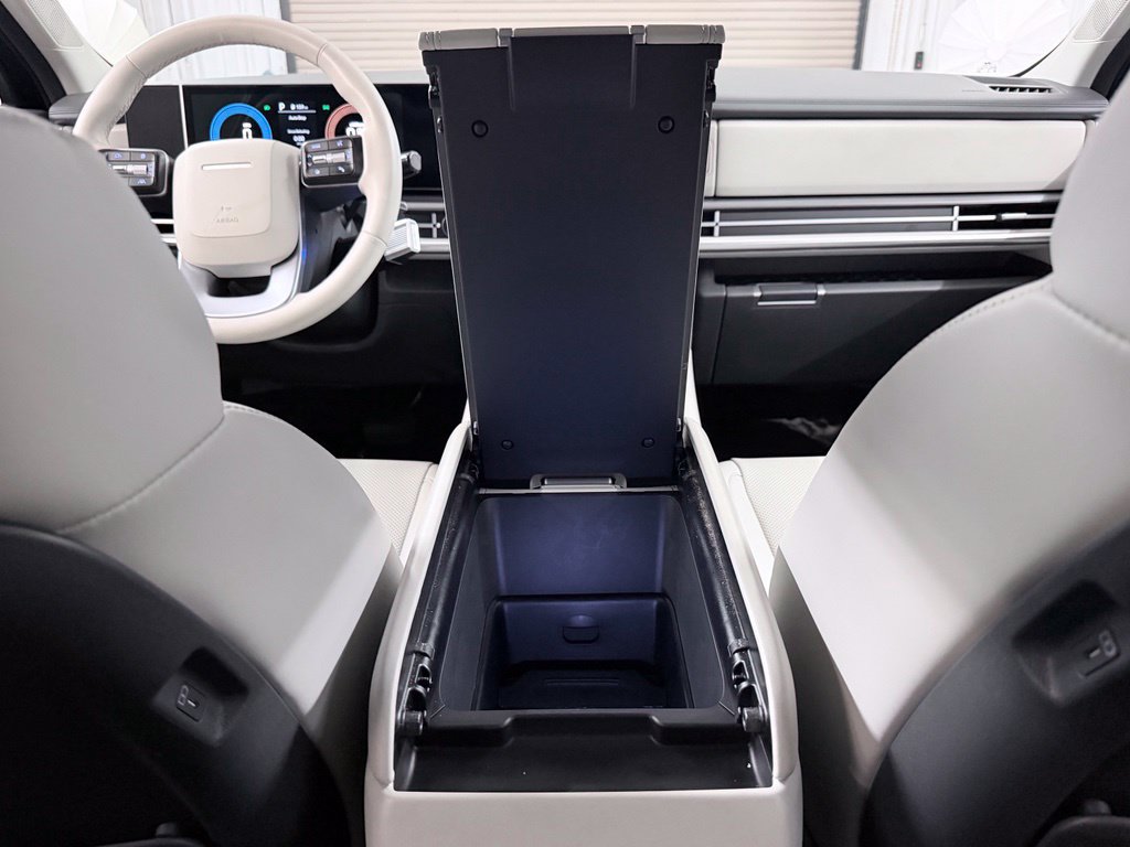 Used 2025 Hyundai Santa Fe SEL FWD image 29