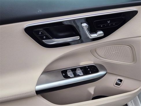 New 2025 Mercedes-Benz C 300 4MATIC Sedan image 10