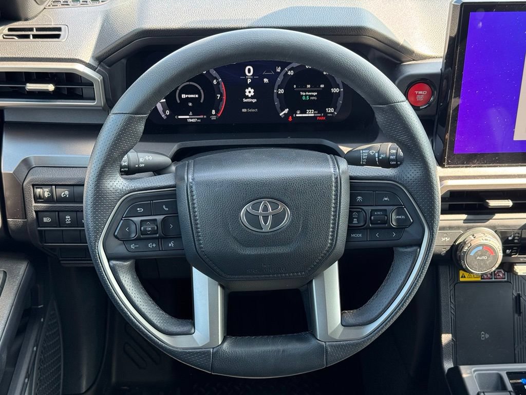 Used 2025 Toyota 4Runner TRD Off-Road Premium AWD/4WD image 23