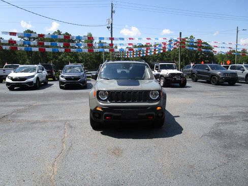 Used 2021 Jeep Renegade Trailhawk w/ Trailer Tow Group AWD/4WD image 8