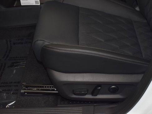 New 2026 Nissan Rogue Platinum w/ Platinum Premium Package image 17