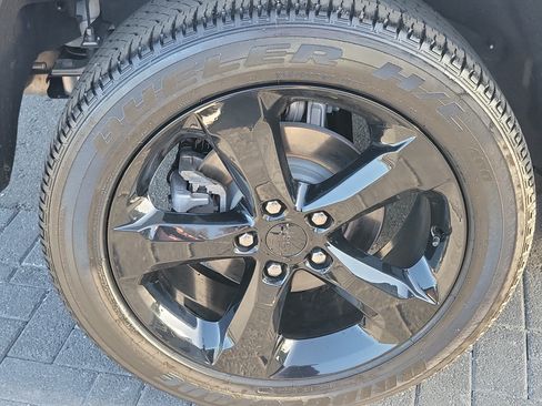Used 2025 Jeep Grand Cherokee Altitude AWD/4WD image 24