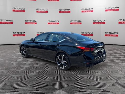 Used 2024 Nissan Altima 2.5 SR FWD image 7