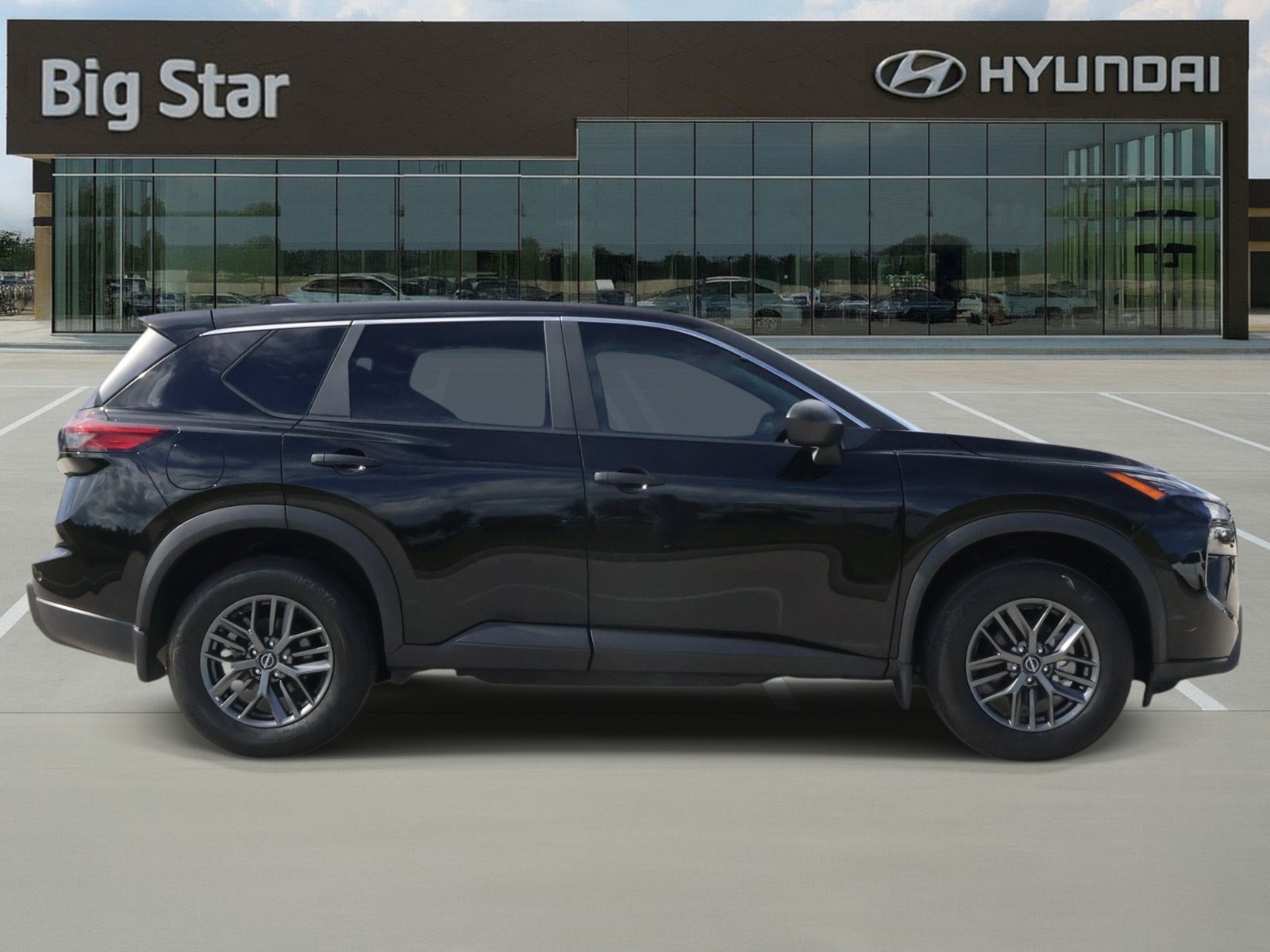 Used 2025 Nissan Rogue S FWD image 5