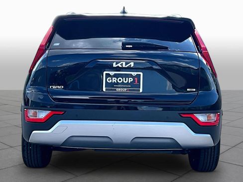 Used 2024 Kia Niro EX FWD image 9