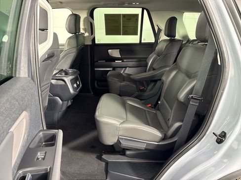 Certified 2025 Ford Expedition Active image 30