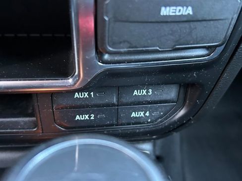 Used 2022 Jeep Gladiator Sport image 23