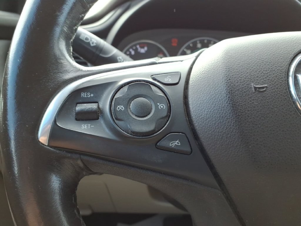 Certified 2018 Buick LaCrosse Essence FWD image 14