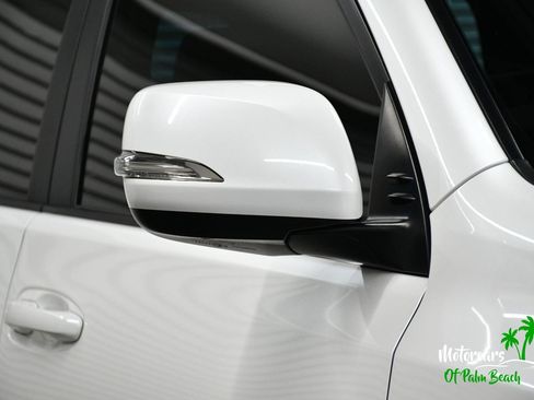 Used 2023 Lexus GX 460 w/ Black Line Special Edition AWD/4WD image 17