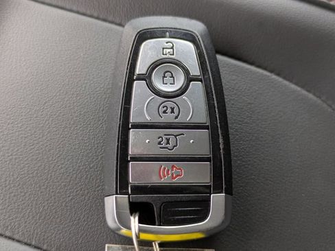 Used 2025 Ford Expedition Active image 30