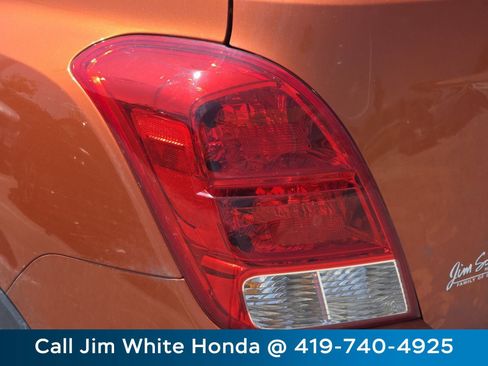Used 2015 Chevrolet Trax LT w/ LT Sun and Sound Package AWD/4WD image 11