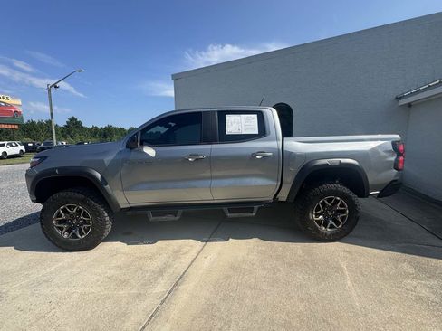 Used 2024 Chevrolet Colorado ZR2 w/ ZR2 Convenience Package III AWD/4WD image 2