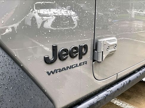 Used 2021 Jeep Wrangler Sport AWD/4WD image 28