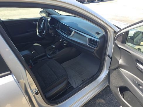 Used 2020 Kia Rio LX image 38
