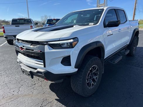 Used 2023 Chevrolet Colorado ZR2 w/ ZR2 Convenience Package III image 9
