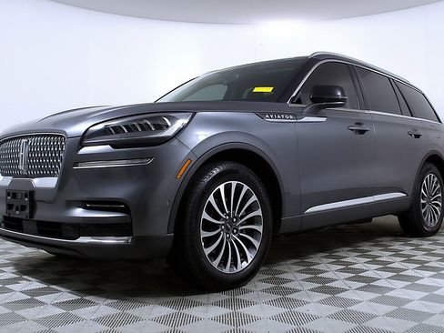 Used 2023 Lincoln Aviator Reserve w/ Equipment Group 201A image 2